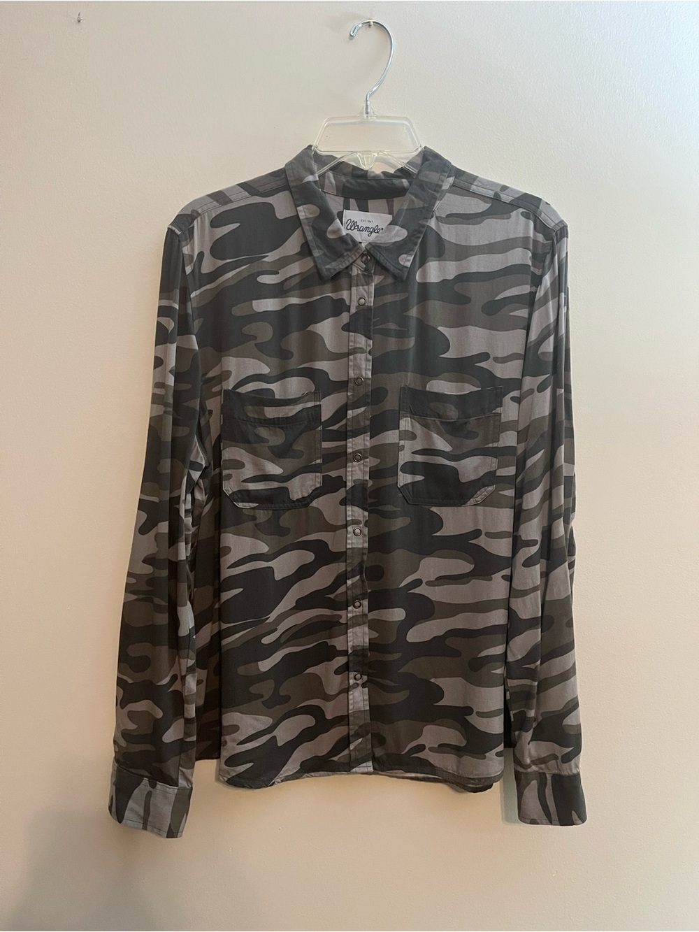 Wrangler Women’s Green Gray Camo Snap-Front Shirt Sz XL Pockets